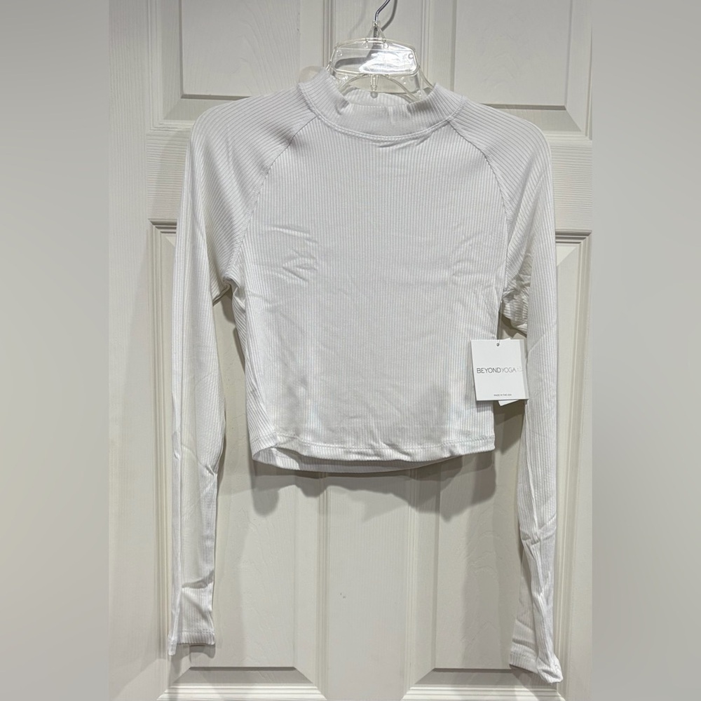 Beyond Yoga Women's Large Contours Mock Neck Cropped Top Grey White Modern Crop